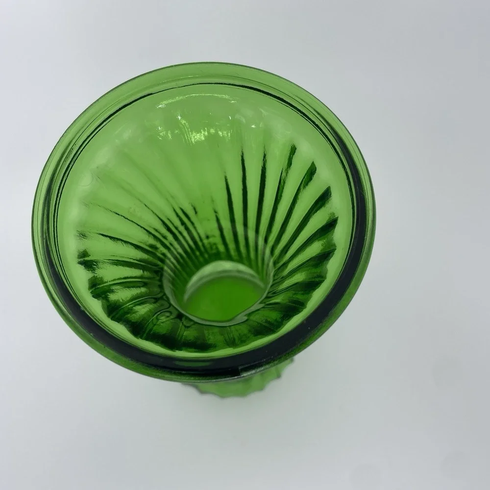 Vintage Emerald Green Hoosier Glass Swirl Vase 7.5